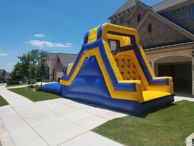 504 Yellow rock wall dry